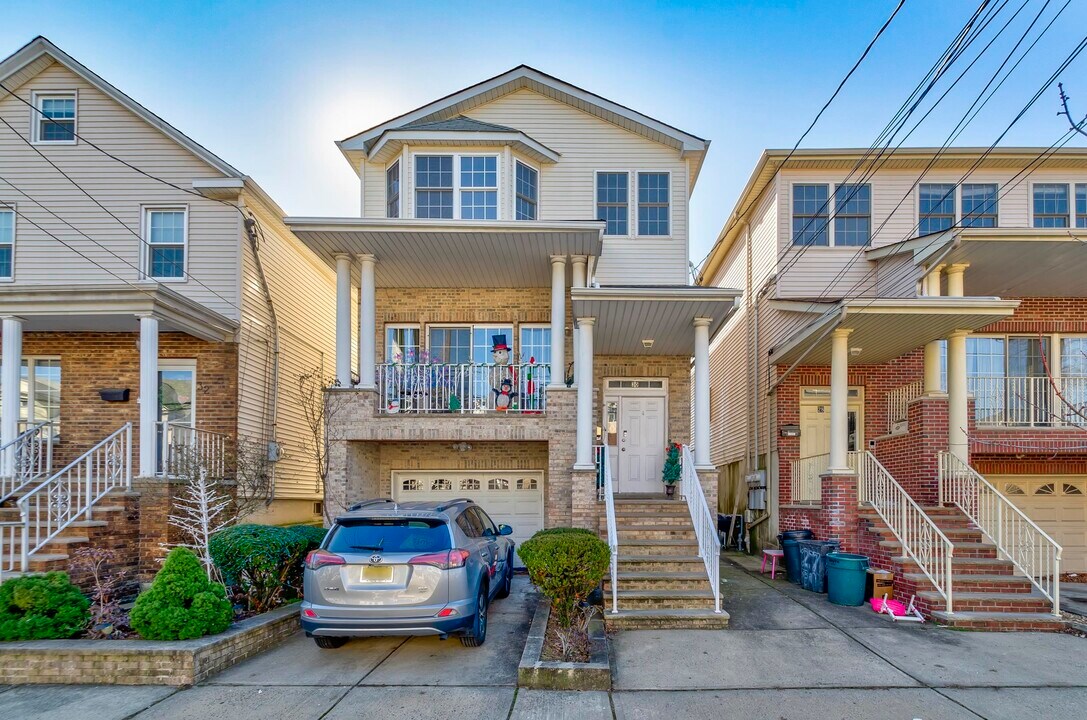 30 E 41st St in Bayonne, NJ - Foto de edificio