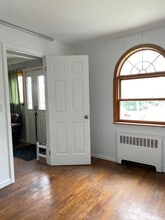 72 Butler Pl in Hempstead, NY - Foto de edificio - Building Photo