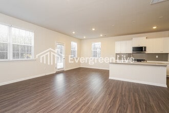 822 Pear Blossom Ct in Winston-Salem, NC - Building Photo - Building Photo