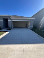 631 Park Pl Blvd in Davenport, FL - Building Photo