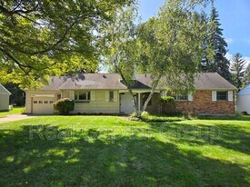 8401 Ericson Dr in Buffalo, NY - Building Photo