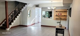 4036 SW 67th Terrace in Davie, FL - Building Photo