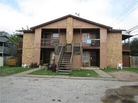 4910 Pepper Ln in Austin, TX - Building Photo