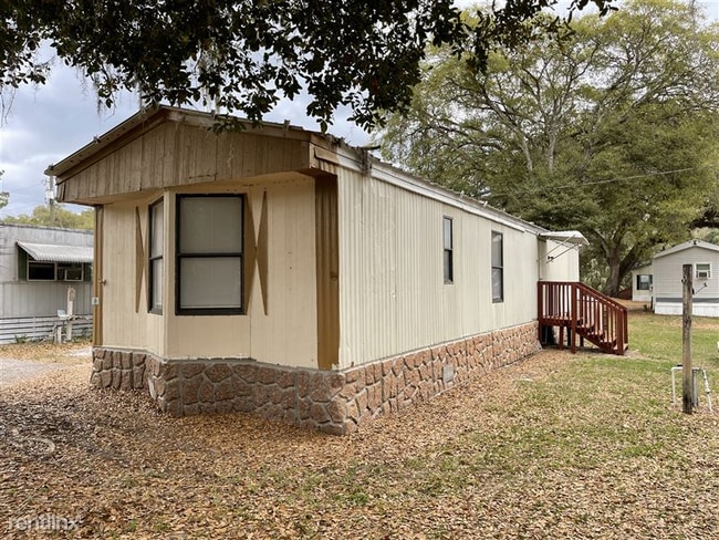 19400 SE Hwy 42 in Umatilla, FL - Building Photo - Building Photo