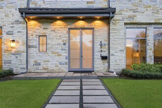 6273 Piping Rock Ln in Houston, TX - Building Photo - Building Photo