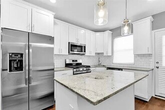 313 S Newkirk St in Baltimore, MD - Building Photo - Building Photo