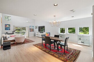 2433 Wentworth St in Houston, TX - Building Photo - Building Photo