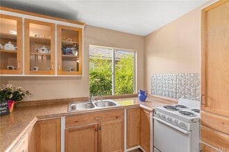 1702 Larkspur Dr in Placentia, CA - Building Photo - Building Photo