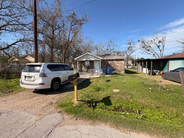 615 Shirley St in Eagle Lake, TX - Building Photo - Building Photo