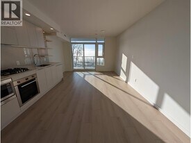 311 Alderson Ave in Coquitlam, BC - Building Photo