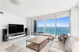 3951 S Ocean Dr in Hollywood, FL - Building Photo - Building Photo