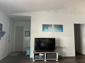 2119 Strebor St in Durham, NC - Foto de edificio - Building Photo