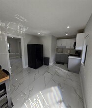 1281 NE 110th St in Miami, FL - Building Photo - Building Photo