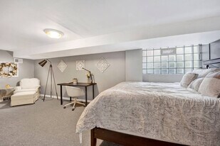 1205 W Oakdale Ave in Chicago, IL - Building Photo