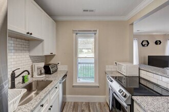 2201 1/2 Summit St in Durham, NC - Building Photo - Building Photo