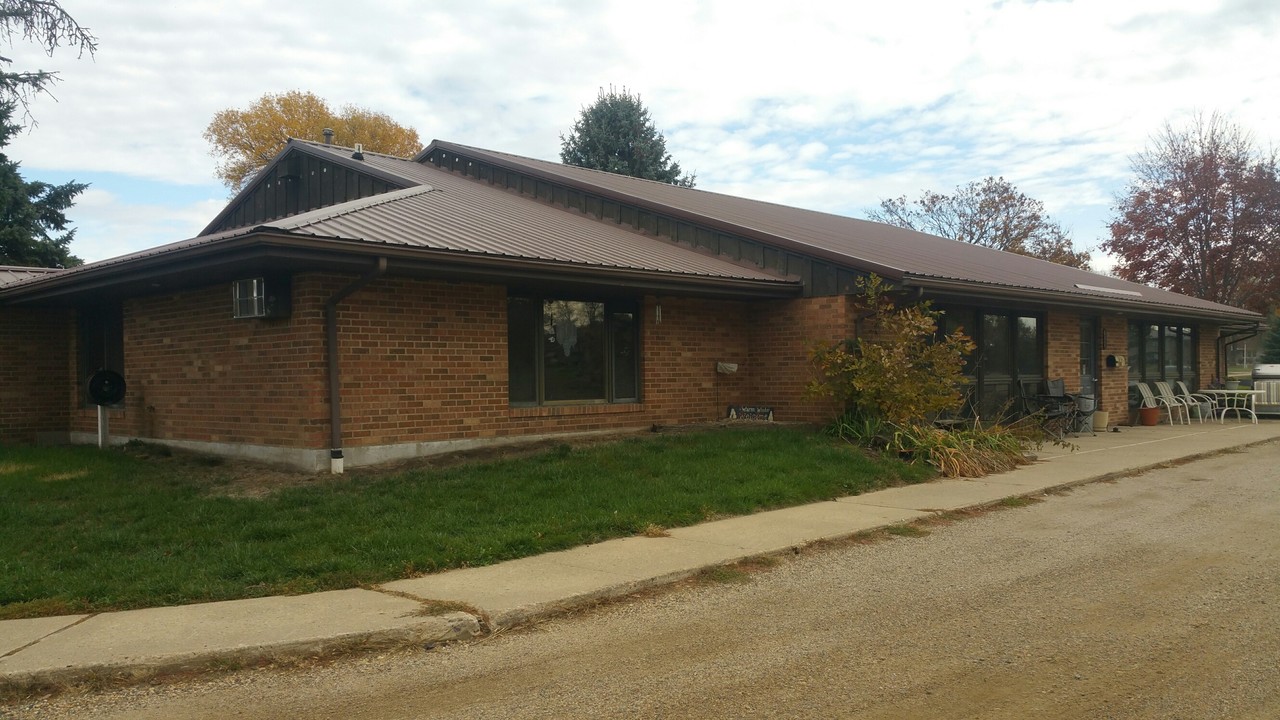 200 Country Club Ln in Akron, IA - Building Photo