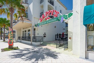 128 S Beach St in Daytona Beach, FL - Foto de edificio - Building Photo