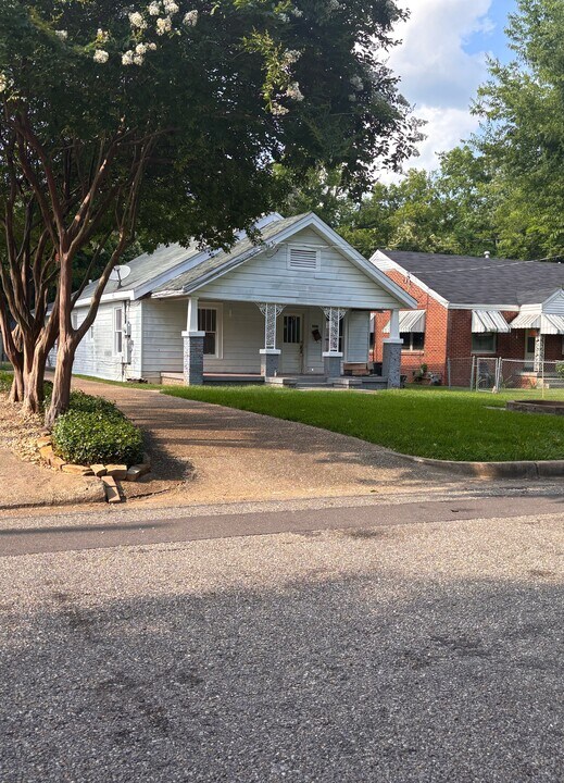 2323 Windsor Ave in Montgomery, AL - Building Photo