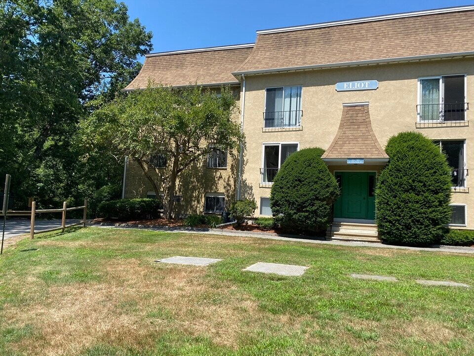 176 Swanson Rd in Boxborough, MA - Building Photo