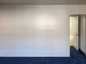 1135 W 90th St in Los Angeles, CA - Building Photo - Building Photo