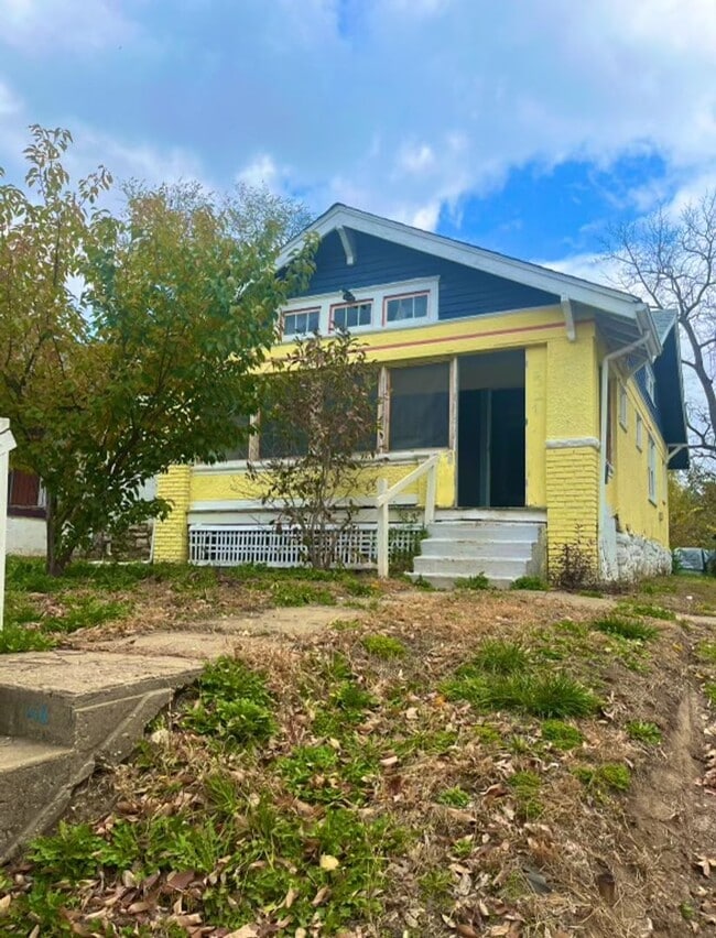property at 5521 Park Ave