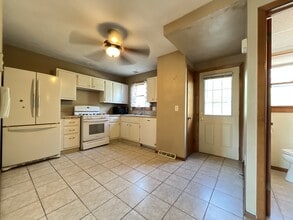 3727 Hillcrest Rd in Dubuque, IA - Building Photo - Building Photo