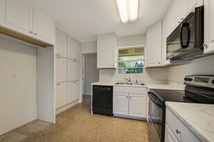 2022 Collier Ave in Lake Worth Beach, FL - Building Photo