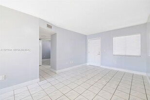 5400 W 21st Ct in Hialeah, FL - Building Photo