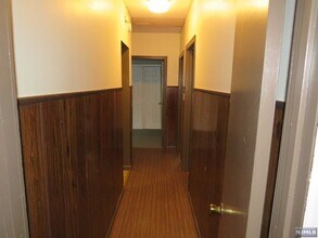 649 New Jersey Ave-Unit -1st Floor in Lyndhurst, NJ - Building Photo - Building Photo