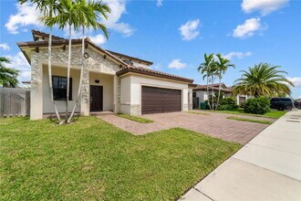 128 SW 128th Pl in Miami, FL - Building Photo - Building Photo