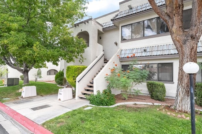 1418 Santa Margarita St