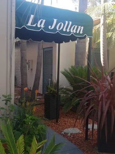 La Jollan Apartments in La Jolla, CA - Building Photo