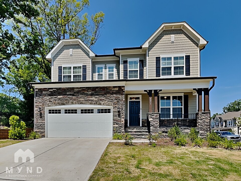 8451 Seawell School Rd in Chapel Hill, NC - Building Photo