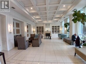 15-2115 Greenview Ave in Toronto, ON - Building Photo - Building Photo