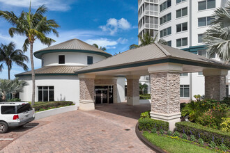 Aqua in Naples, FL - Building Photo - Building Photo