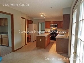 7621 White Oak Dr in Solon, OH - Building Photo - Building Photo