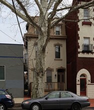 203 S 42nd St in Philadelphia, PA - Foto de edificio - Building Photo