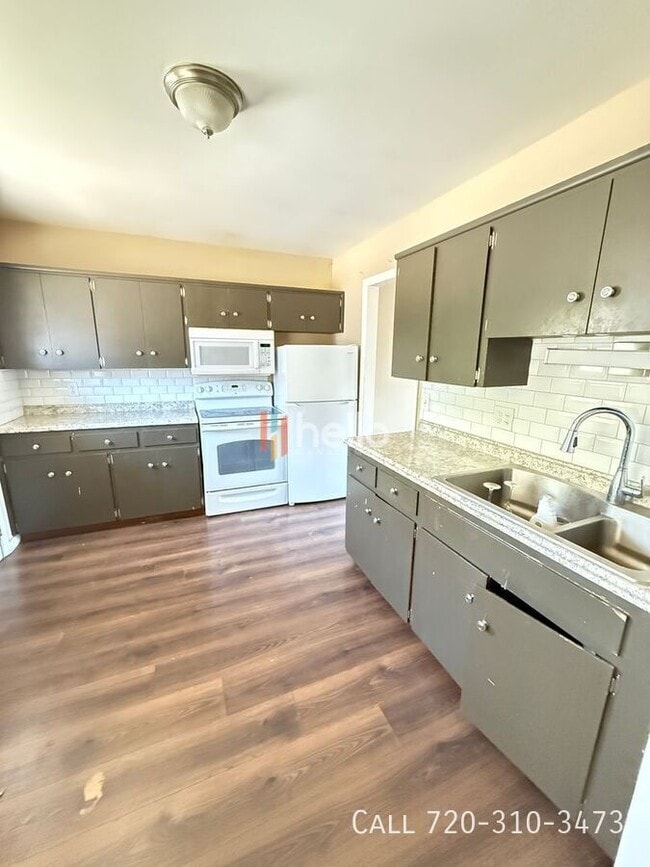 5260 E Warren Ave in Denver, CO - Building Photo - Building Photo