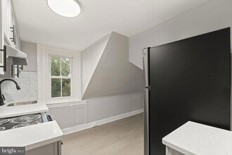 216 Collingdale Ave, Unit 0204 in Collingdale, PA - Building Photo - Building Photo