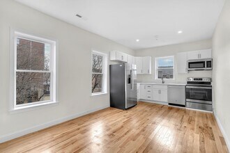 23 Pleasant St-Unit -2 in Fitchburg, MA - Building Photo - Building Photo