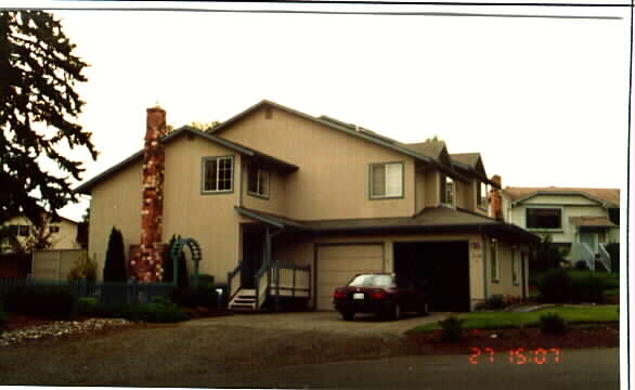 12428 48th Dr SE in Everett, WA - Building Photo