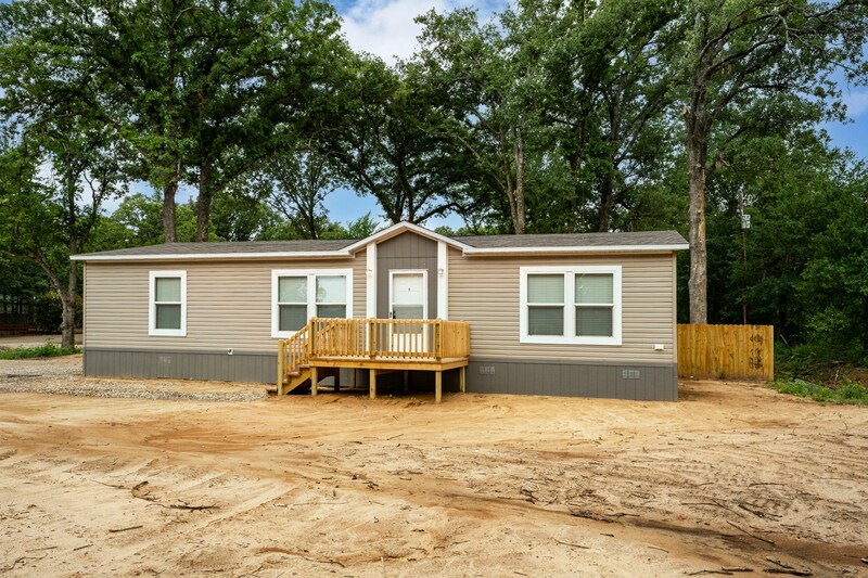 204 Wild Flower Dr in Gun Barrel City, TX - Building Photo