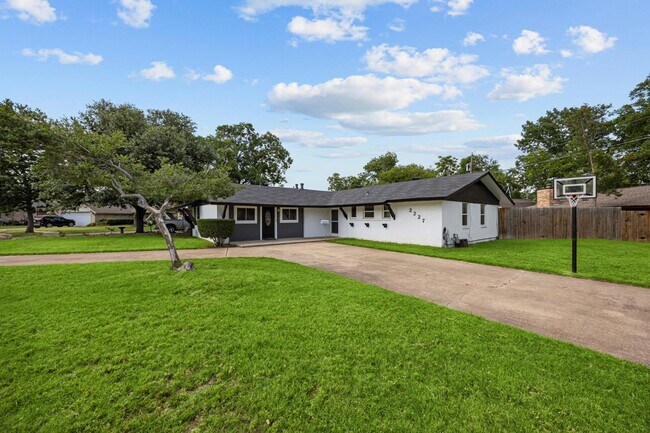 property at 2227 Greenbrier Dr