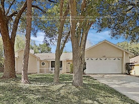 2436 Delbarton Ave in Deltona, FL - Building Photo