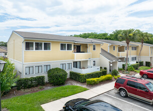 Los Lagos Condominiums in Jacksonville, FL - Building Photo - Building Photo