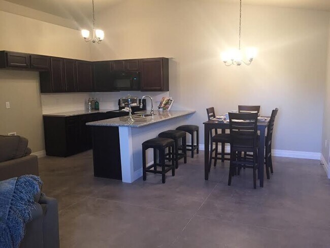 3426 Sunflower Dr in Wichita, KS - Building Photo - Building Photo