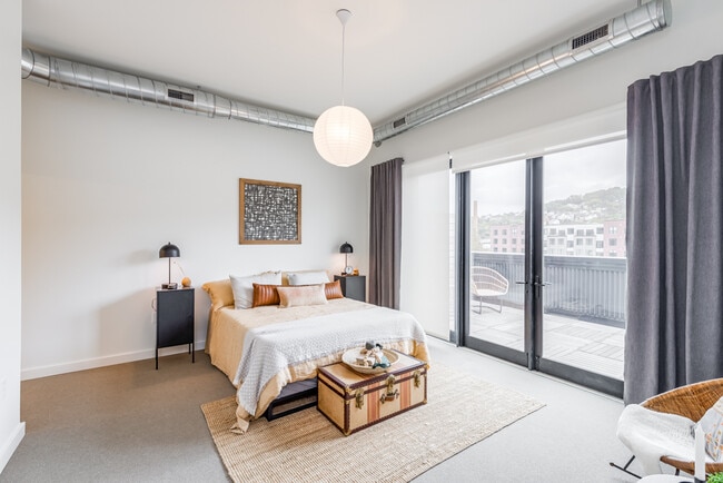 Mulberry Lofts in Pittsburgh, PA - Building Photo - Interior Photo