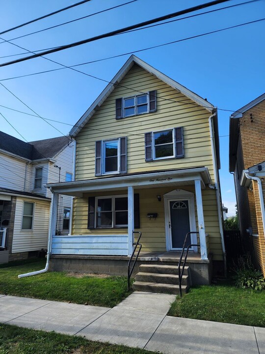 105 Broad St in Leetsdale, PA - Building Photo