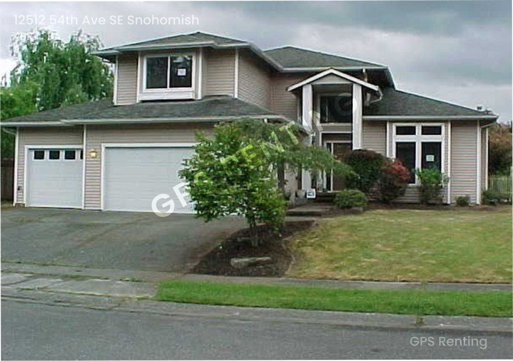 12512 54th Ave SE in Snohomish, WA - Building Photo