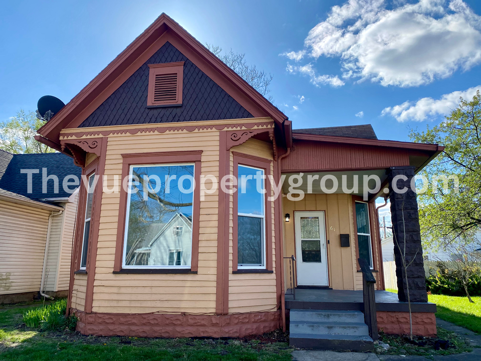61 S 18th St in Terre Haute, IN - Building Photo